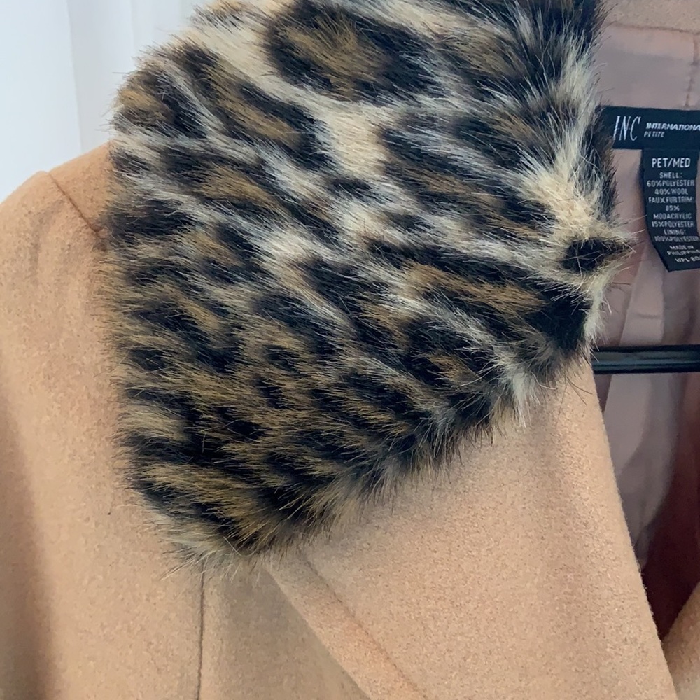 Coat - Picture 4 of 6